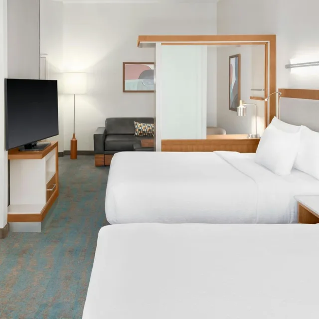جناح بسريرين كوين مع سرير سحّاب إضافي مع أريكة، SpringHill Suites Detroit Auburn Hills 1/8