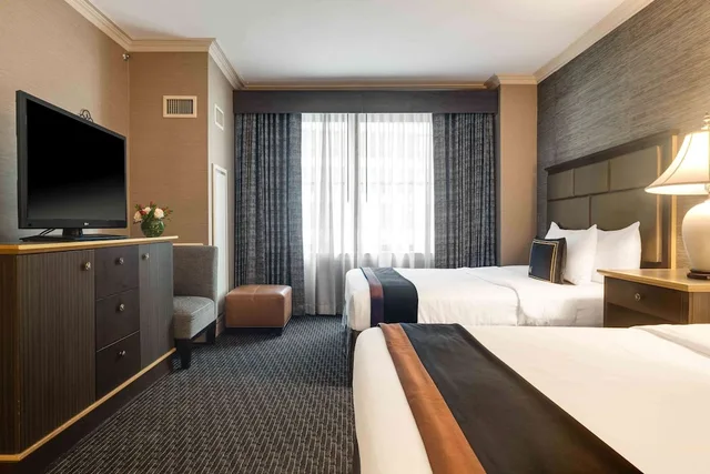 غرفة قياسية بسريرين كوين لذوي الإعاقة، The Whitehall Hotel, BW Premier Collection 2/4