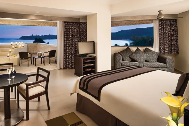 Club, Junior Suite, 2 Queen Beds, Dreams Huatulco Resort Spa All Inclusive 1/1