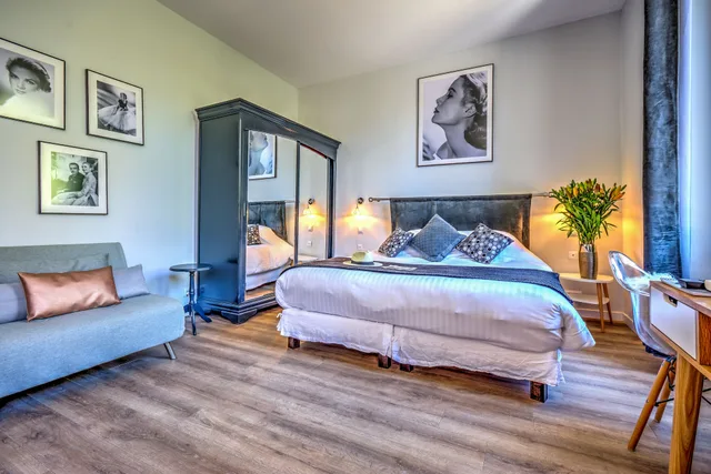 جناح جونيور بسرير كينج، VILLA CLAUDIA(FORMERLY LE VENDOME - VILLA CLAUDIA) 2/10