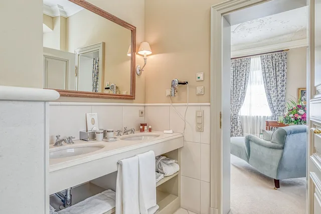 غرفة ديلوكس بسرير كوين، WALD AND SCHLOSSHOTEL FRIEDRICHSRUHE 4/4