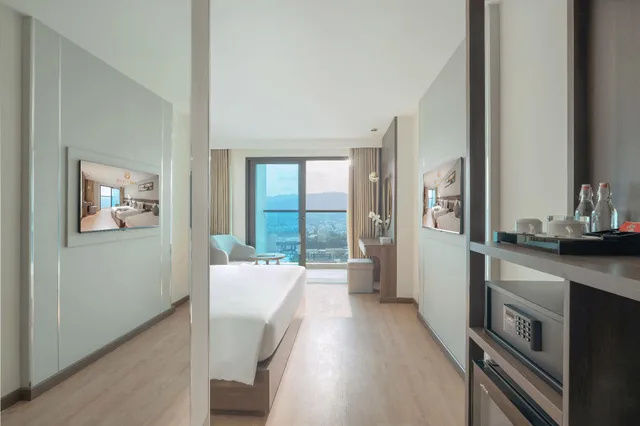 Deluxe, King Bed, Balcony, Panama Nha Trang Hotel 2/2