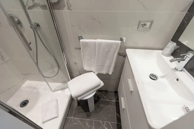 جناح عائلي بسرير كينج وسريرين منفصلين، Hotel Castellino Roma 9/10