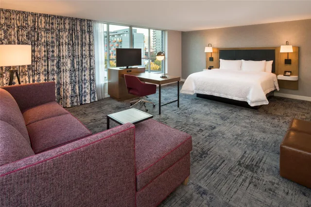 جناح استوديو بسرير كينج، Hampton Inn and Suites by Hilton Portland-Pearl District 3/5