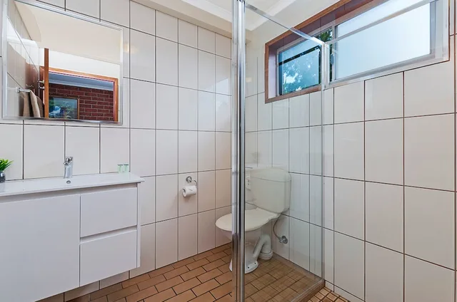 غرفة عائلية بسرير كوين وسرير فردي مع أريكة، Aat 28 Goldsmith Motel 5/5