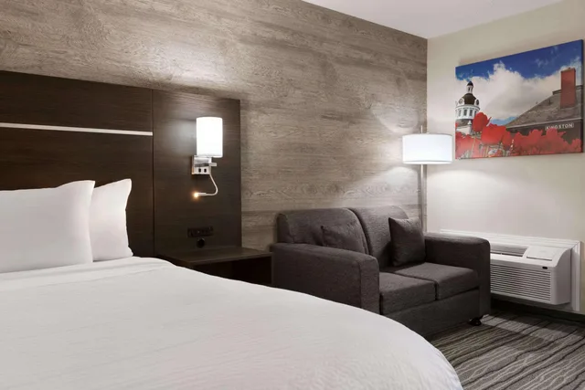 غرفة، Days Inn By Wyndham Kingston 1/2