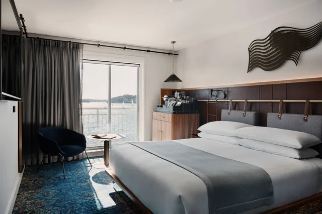 غرفة بسرير كينج بشرفة بإطلالة، Pier One Sydney Harbour Autograph Collection 1/4