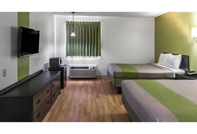 غرفة بسريرين مزدوجين، Motel6 Augusta, KS 5/8