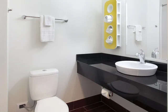 Deluxe, King Bed, Kitchenette, Motel6 Wilkes Barre, PA - Arena 6/9
