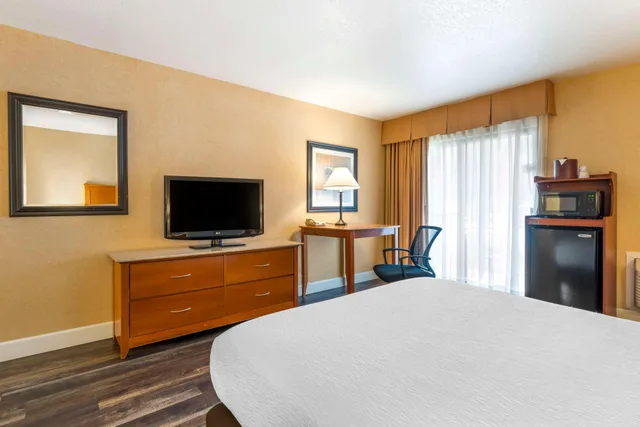 غرفة بسرير كوين، Best Western Plus Placerville Inn 3/5