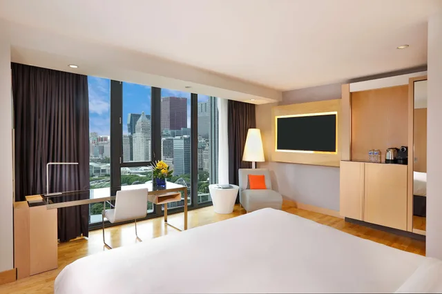 غرفة بريميوم ركنية بسرير كينج بشرفة، Radisson Blu Aqua Hotel, Chicago 3/10