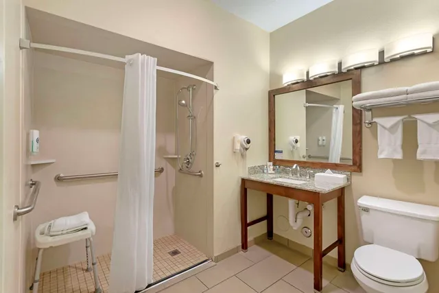 غرفة بسريرين كوين لذوي الإعاقة، Comfort Inn Richfield I-70 4/4