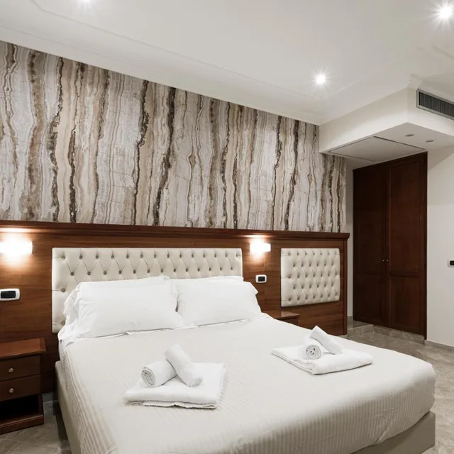 جناح بشرفة، Esposizione Luxury Rome 5/10
