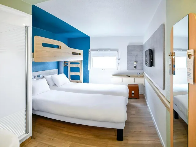 Room, Triple, 3 Beds, Ibis Budget Le Treport Mers Les Bains 1/2