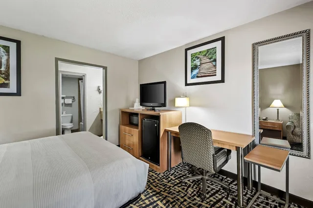 غرفة قياسية بسرير كوين، Quality Inn Bowling Green South 4/10