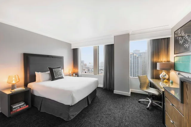 غرفة بسرير كوين، Hilton Motif Seattle 1/2