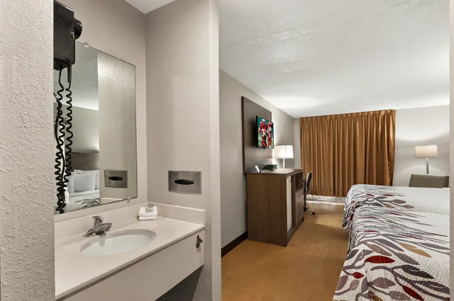 Deluxe, 2 Double Beds, Days Inn Martinsburg 5/5