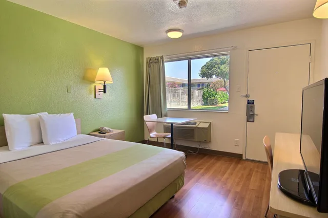 غرفة قياسية بسريرين مزدوجين، Motel6 Austin, TX - North 2/5