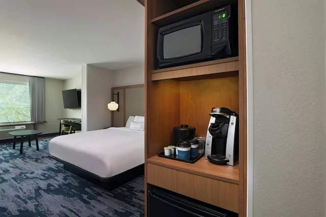 غرفة بسرير كينج، Fairfield Inn & Suites by Marriott Lincoln Crete 8/12