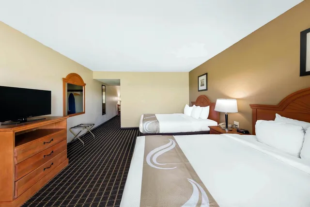 جناح بإطلالة على المسبح، Quality Inn & Suites Sevierville - Pigeon Forge 1/4