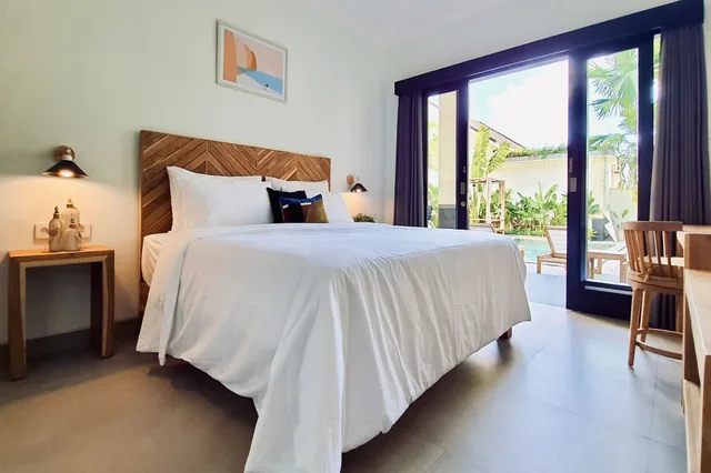 Room, King Bed, The Kamare 2/5