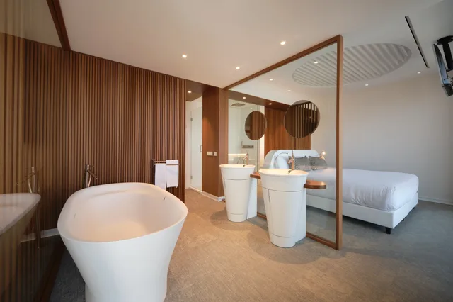 جناح بريميوم سوبيريور، Hotel Marina Badalona 2/3