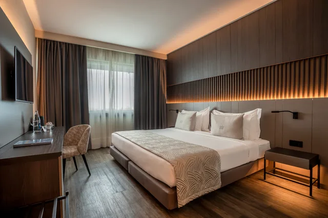 Deluxe Extra King، HF Ipanema Porto 1/4