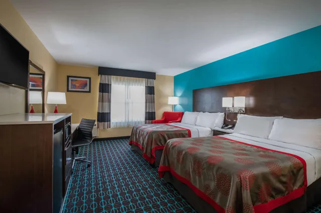 غرفة بسريرين مزدوجين لذوي الإعاقة، Ramada by Wyndham Groton 1/3