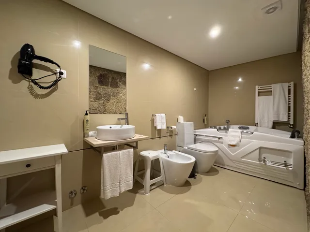 غرفة سوبيريور بسريرين منفصلين بإطلالة على المسبح، Hotel Rural Alves Casa Alves Torneiros 8/8