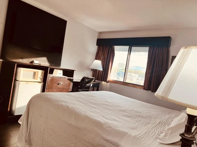 غرفة ديلوكس بسرير كوين، Travelodge By Wyndham Valleyfair Shakopee 3/9