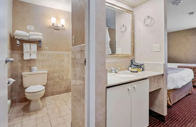 غرفة قياسية بسريرين كوين، Best Western Plus Cairn Croft Hotel 6/8