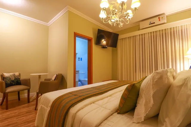 جناح، Hotel Bertoluci 4/8