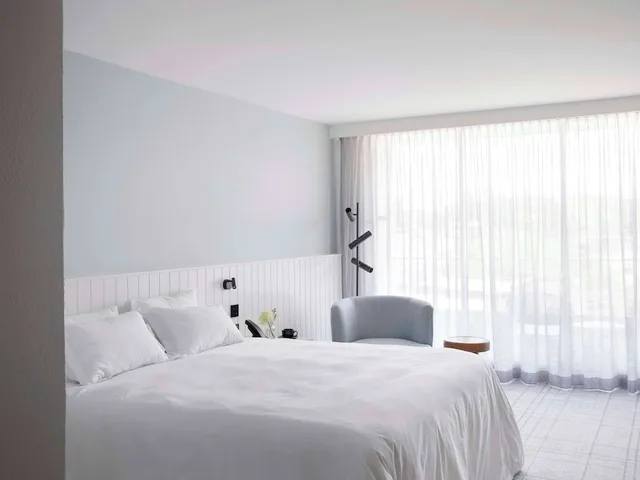 Deluxe, King Bed, Sunset View، Elysium Manly 2/5