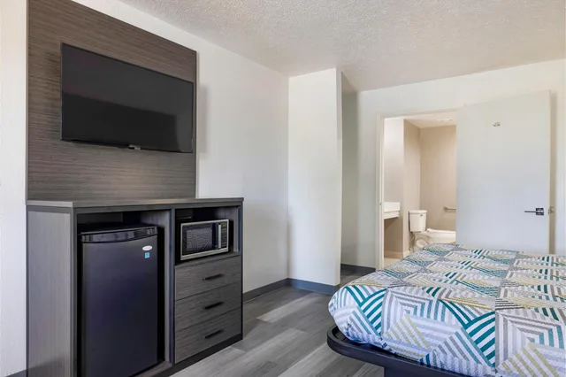 غرفة بسرير كينج لغير المدخنين، Motel6 Lake Charles, LA 5/10