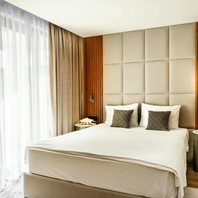 Deluxe, Double Bed, Lateral Side Sea View، Hotel Villa Royal 1/5