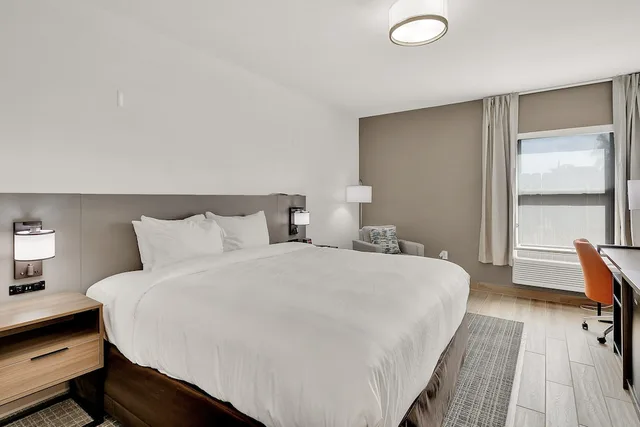 غرفة قياسية بسرير كينج، Comfort Inn South Padre Island Central 1/5