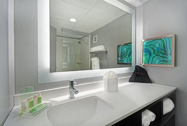 غرفة بسريرين مزدوجين، Holiday Inn Downtown Memphis 2/3