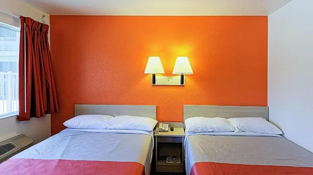 غرفة بسريرين مزدوجين، Motel6 Chico, CA 3/3