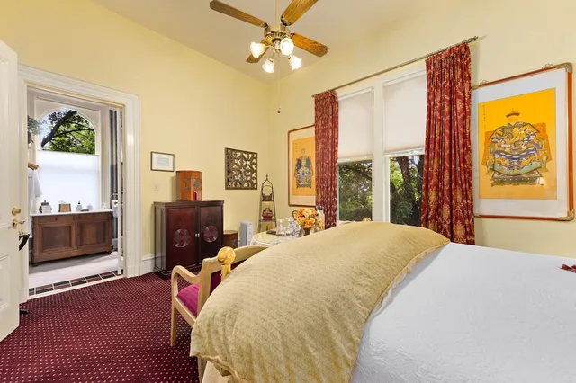 غرفة سوبيريور بإطلالة على الحديقة مفردة بسرير كينج بحوض استحمام، The Gables Wine Country Inn 2/2