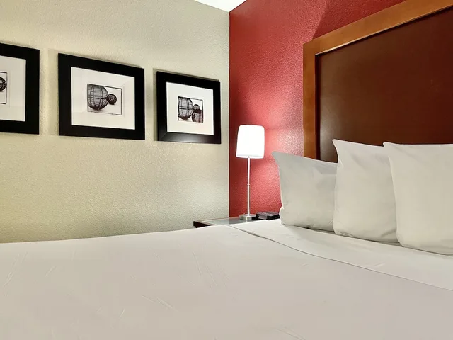 جناح بزنس بسرير كوين، FairBridge Inn & Suites Fort Wayne 2/2
