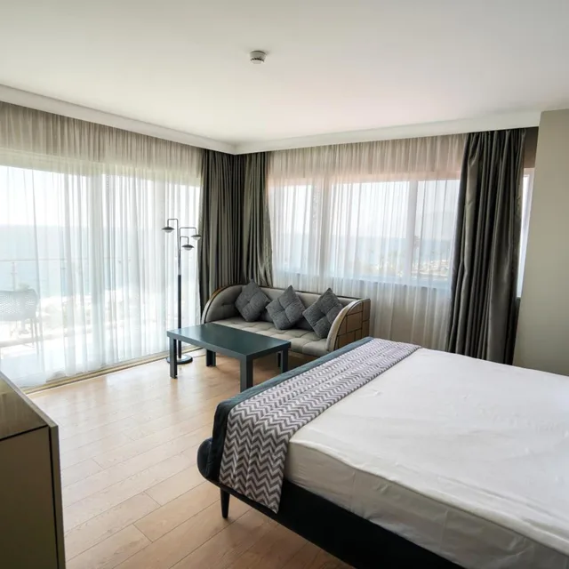 جناح بشرفة، Sea City Devran Hotel & Spa 7/10