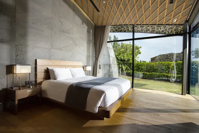 فيلا بسريرين كينج وسرير فردي، Lotte Resort Jeju Art Villas 2/3