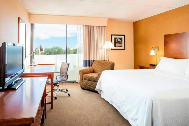 غرفة كبيرة بسرير كينج، Four Points By Sheraton Chicago O Apos Hare Airport 1/2