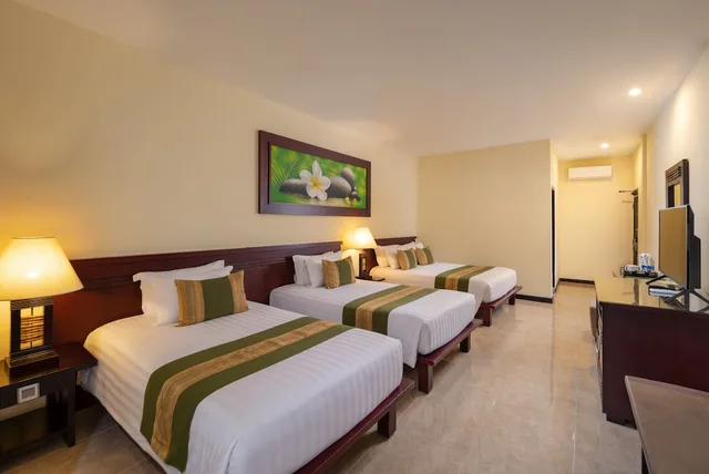 غرفة عائلية بسرير مزدوج وسريرين منفصلين بغرفة نوم واحدة، Adi Dharma Hotel Kuta 5/10