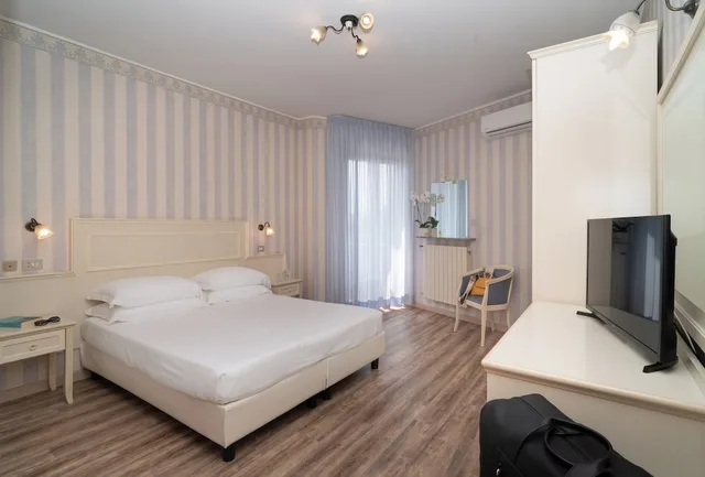 غرفة بسرير مزدوج أو سريرين منفصلين، Hotel Riviera 3/8