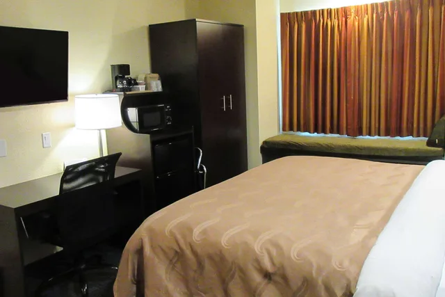 جناح بسرير كينج لذوي الإعاقة، Quality Inn and Suites near NAS Fallon 2/2