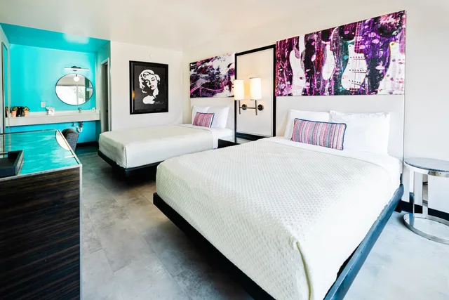 Room, 2 Queen Beds, Parking Lot View، Heights House Hotel - Houston Heights Downtown, an Ascend Collection Hotel 3/10