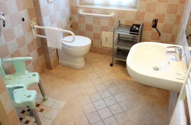 غرفة ثلاثية لذوي الإعاقة، Euromotel Croce Bianca 6/8