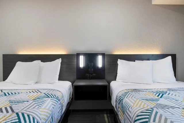 غرفة بسريرين مزدوجين، Motel6 Atlanta, GA - Downtown 5/10