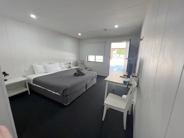 غرفة بسرير كينج، Abajaz Motor Inn 2/4